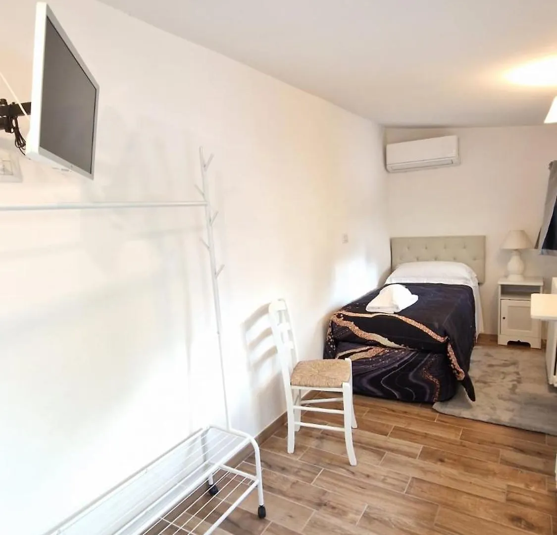 Ohana Florence Suite 0*,  İtalya